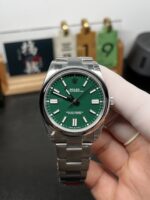 VS Factory Rolex Oyster Perpetual 41mm “Rolex Green” Lacquer Dial Smooth Bezel Oyster Bracelet (124300) 1:1 Super Clone – DD3230 Movement