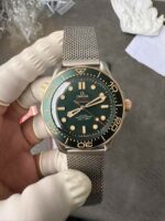 VS Factory Omega Seamaster Diver 300M 42mm “Green / Titanium & Bronze Gold” （210.20.42.20.10.001）1:1 Super Clone – DD8806 Movement