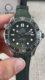 VS Factory Omega Seamaster Diver 300M “Seaweed Green” (210.32.42.20.10.001) 1:1 Super Clone – DD8800 Movement