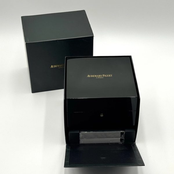 Audemars Piguet Watch Box Set - high-resolution detail view 1 of 11