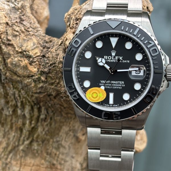 VS Factory 226627 Intense black dial with luminous hour markers free-sprung product image 02