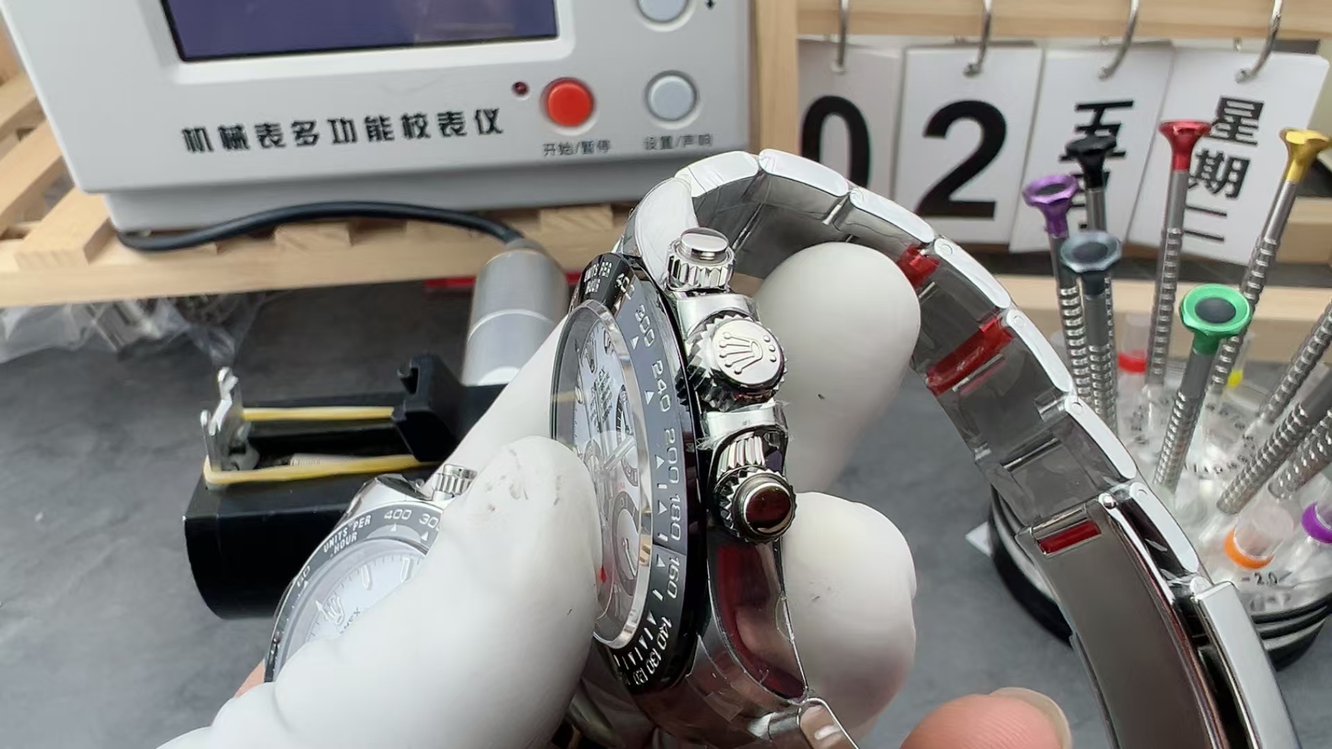 VSF Daytona Triplock crown screw-down chronograph pushers and crown guard side profile